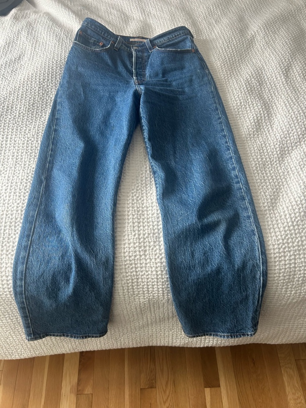 Levi's Women's Straight Leg Jeans in Blue Denim - Ribcage Straight Ankle